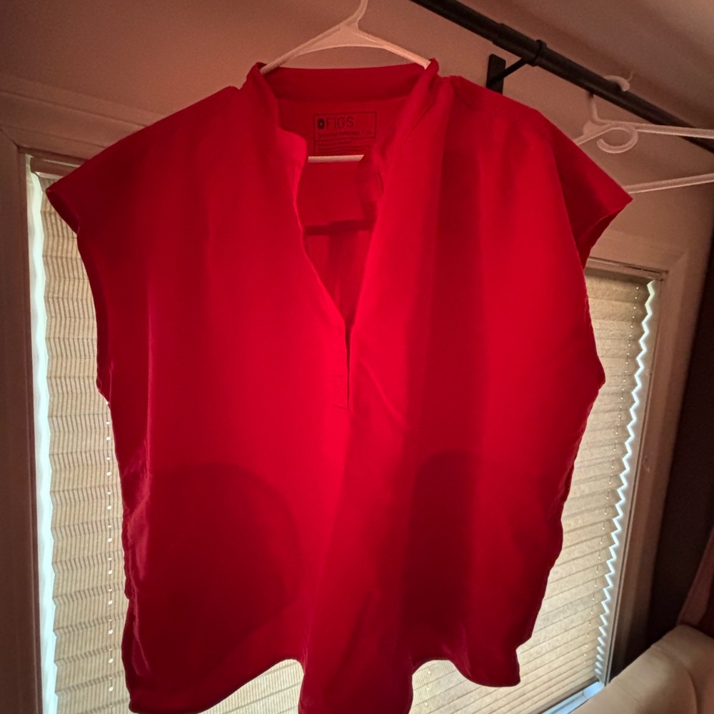 Women’s FIGS cherry Red Rafaela Top